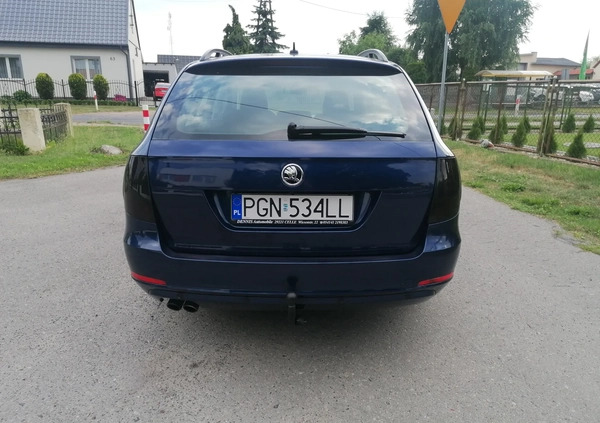 Skoda Superb cena 29999 przebieg: 218000, rok produkcji 2010 z Gniezno małe 436